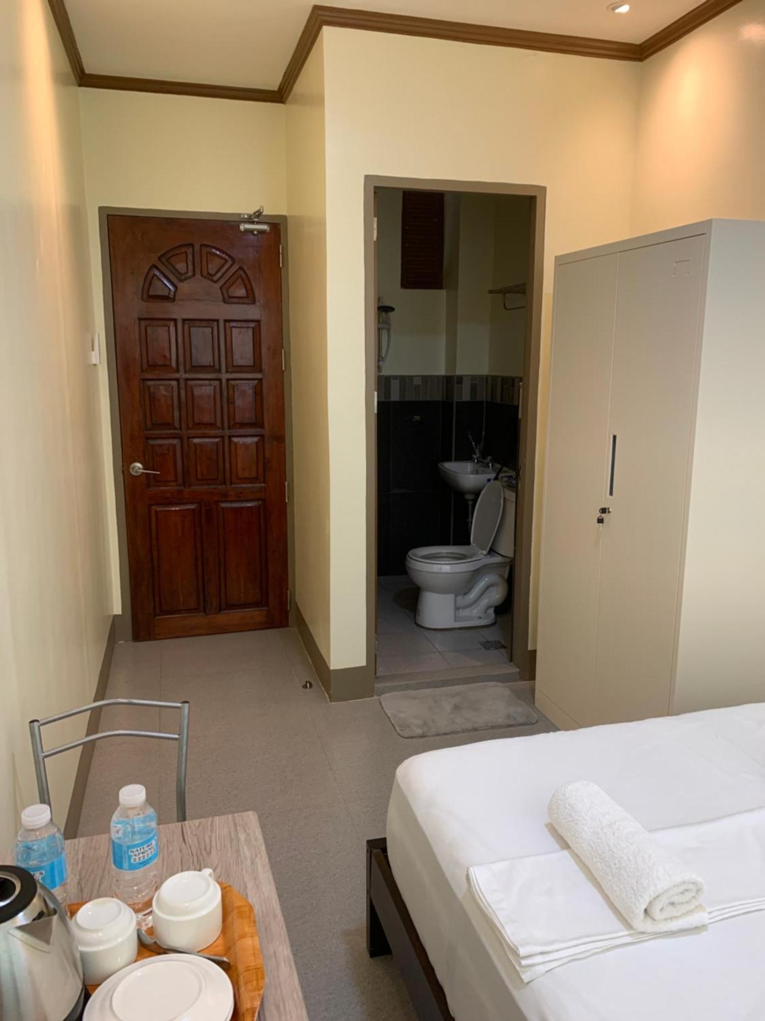 Zl Travelers Inn Batuan Eksteriør bilde